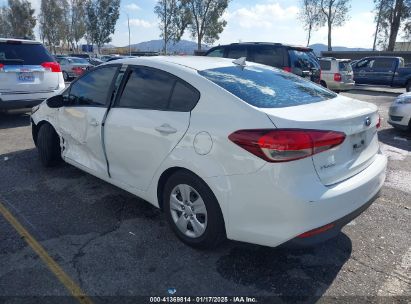 2017 KIA FORTE LX White  Gasoline 3KPFK4A79HE104318 photo #4