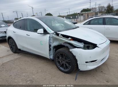 2025 TESLA MODEL Y LONG RANGE DUAL MOTOR ALL-WHEEL DRIVE White  Electric 7SAYGDEE3SA359986 photo #1