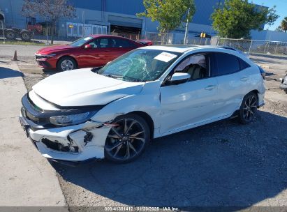 2018 HONDA CIVIC SPORT TOURING White  Gasoline SHHFK7H93JU423513 photo #3