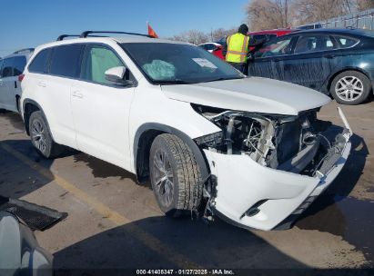 2017 TOYOTA HIGHLANDER LE White  Gasoline 5TDBZRFH0HS481280 photo #1