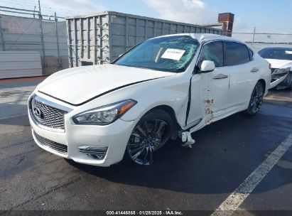 2018 INFINITI Q70 3.7 LUXE White  Gasoline JN1BY1AP1JM181139 photo #3