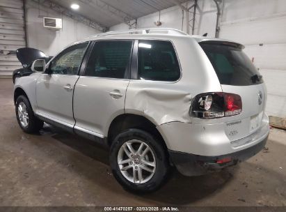 2010 VOLKSWAGEN TOUAREG VR6 FSI Silver  Gasoline WVGBF7A93AD004398 photo #4