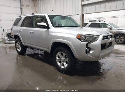 2024 TOYOTA 4RUNNER SR5 Silver  Gasoline JTEMU5JR2R6243332 photo #1