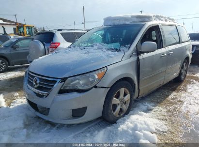 2011 VOLKSWAGEN ROUTAN SE Silver  flexible fuel 2V4RW3DG0BR695500 photo #3