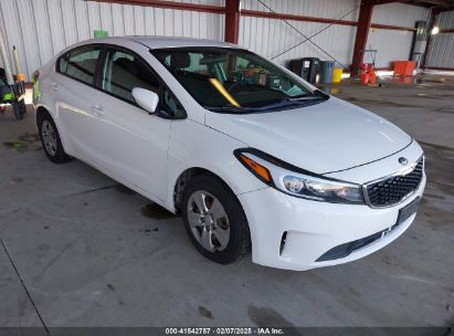 2017 KIA FORTE LX White  Gasoline 3KPFK4A7XHE045344 photo #1