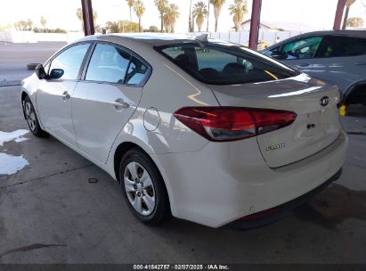 2017 KIA FORTE LX White  Gasoline 3KPFK4A7XHE045344 photo #4