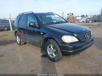 2000 MERCEDES-BENZ ML 320 Black  Gasoline 4JGAB54E9YA181893 photo #1