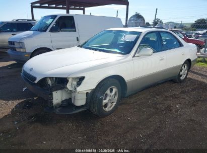 1998 LEXUS ES 300 White  Gasoline JT8BF28GXW0135594 photo #3