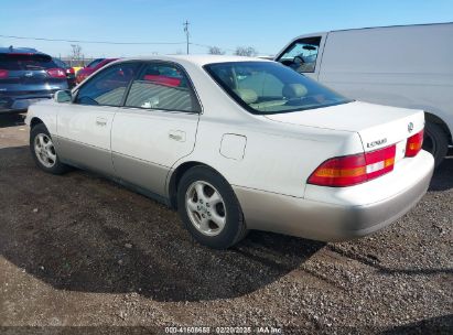 1998 LEXUS ES 300 White  Gasoline JT8BF28GXW0135594 photo #4