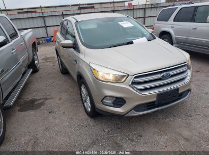 2017 FORD ESCAPE SE Gold  Gasoline 1FMCU0GD2HUA52756 photo #1