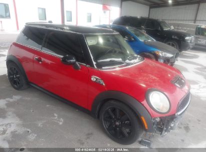 2011 MINI COOPER S Red hatchbac gas WMWSV3C54BTY13827 photo #1