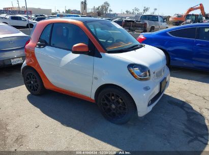 2016 SMART FORTWO PASSION/PRIME/PROXY/PURE White  Gasoline WMEFJ5DA3GK050642 photo #1