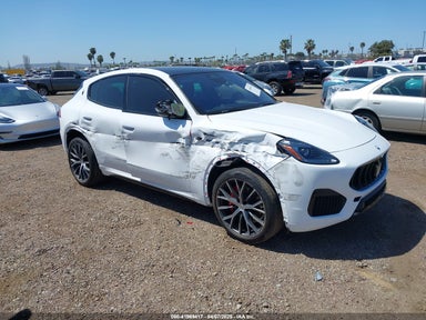 2023 MASERATI GRECALE MODENA White  Gasoline ZN682AVM6P7427195 photo #1