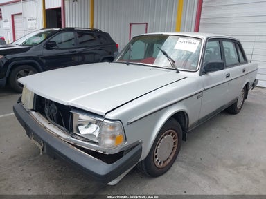 1990 VOLVO 240 DL YV1AA8841L1418504 photo #3