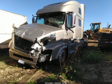 2016 VOLVO VN VNL Gold  Diesel 4V4NC9EJ2GN958352 photo #3