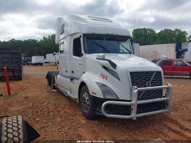 2021 VOLVO VNL White  Diesel 4V4NC9EH3MN266299 photo #1