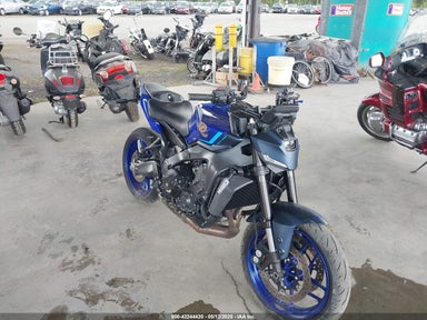2024 YAMAHA MT09 Blue  Gasoline JYARN94E2RA001088 photo #1