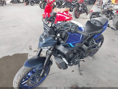 2024 YAMAHA MT09 Blue  Gasoline JYARN94E2RA001088 photo #3