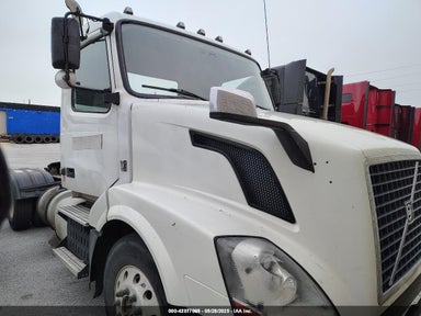 2017 VOLVO VNL   Diesel 4V4NC9DG7HN983559 photo #1