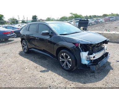 2024 TOYOTA BZ4X XLE JTMABACA7RA061457 photo #1