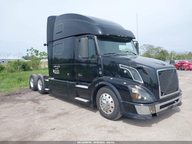 2012 VOLVO VN VNL Black  Diesel 4V4NC9EJ6CN546025 photo #1