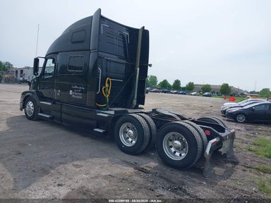 2012 VOLVO VN VNL Black  Diesel 4V4NC9EJ6CN546025 photo #4
