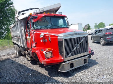 2000 VOLVO ACL 4V5SC2JH1YN520559 photo #1