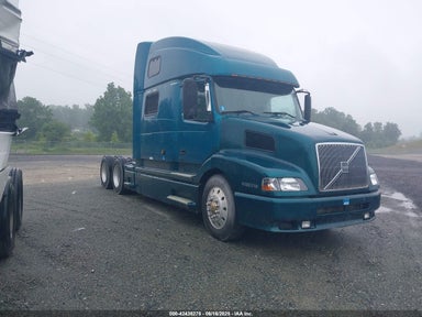 2001 VOLVO VN VNL Green  Diesel 4V4NC9TJX1N325933 photo #1