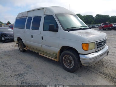 2004 FORD E-350 SUPER DUTY CHATEAU/XL/XLT White  Gasoline 1FBNE31L34HA22488 photo #1