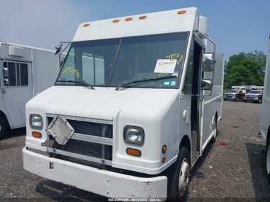 2004 FREIGHTLINER CHASSIS M LINE WALK-IN VAN 4UZAANBW04CN46460 photo #3