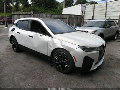 2022 BMW IX XDRIVE50 White  Electric WB523CF09NCJ43040 photo #1