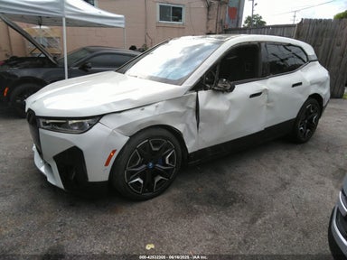 2022 BMW IX XDRIVE50 White  Electric WB523CF09NCJ43040 photo #3