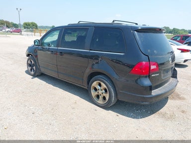 2011 VOLKSWAGEN ROUTAN SE 2V4RW3DG2BR626226 photo #4