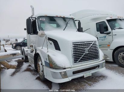 4V4NC9GHX6N415839 VOLVO VN Photo 1