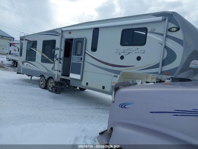 5SFSG322UBE229138 HEARTLAND 32RE Photo 1