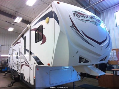 5SFCG4232BE230276 HEARTLAND ROADWARRIOR Photo 1