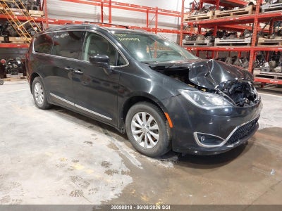 CHRYSLER PACIFICA 2017. Lot# 30090818. VIN 2C4RC1BG2HR510270. Photo 1