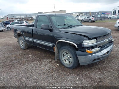 CHEVROLET SILVERADO 2002. Lot# 30091069. VIN 1GCEK14V02E117921. Photo 1