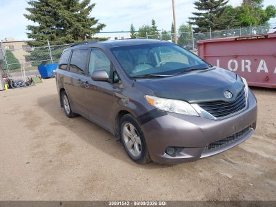 TOYOTA SIENNA 2012. Lot# 30091542. VIN 5TDKK3DC3CS223577. Photo 1