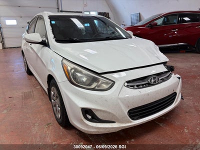 HYUNDAI ACCENT 2016. Lot# 30092047. VIN KMHCT4AE0GU089119. Photo 1