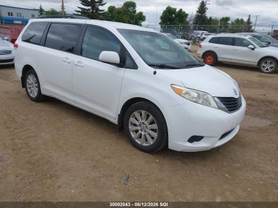 TOYOTA SIENNA 2011. Lot# 30092043. VIN 5TDJK3DC3BS012535. Photo 1