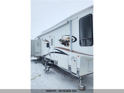 FOREST RIVER INC. SIERRA STD 2010. Lot# 30092701. VIN 4X4FSEM27AJ035430. Photo 1