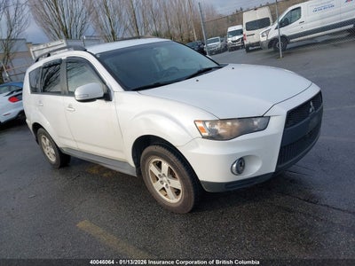 JA4JT3AX3AZ608644 MITSUBISHI OUTLANDER Photo 1