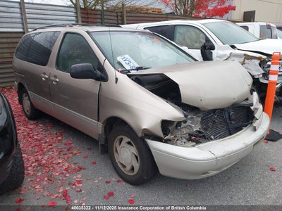 4T3ZF13CXYU188082 TOYOTA SIENNA Photo 1