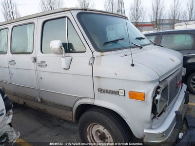 2GTEG25Z7N4527290 GMC VANDURA Photo 1