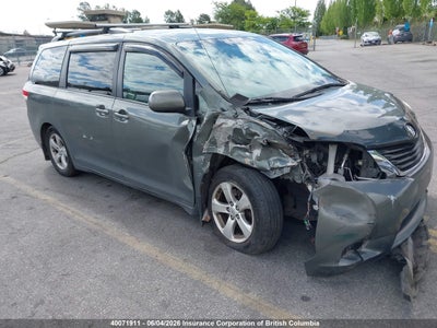TOYOTA SIENNA 2013. Lot# 40071911. VIN 5TDKK3DC8DS338712. Photo 1