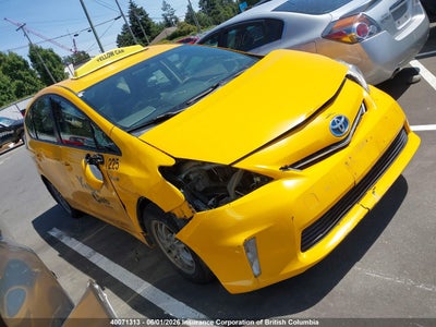 TOYOTA PRIUS V 2012. Lot# 40071313. VIN JTDZN3EU5C3031723. Photo 1
