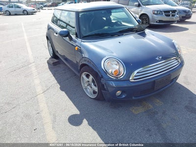 MINI COOPER 2010. Lot# 40073281. VIN WMWMF3C50ATZ64409. Photo 1