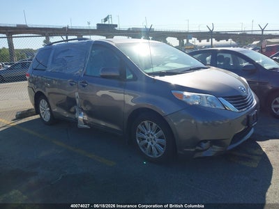 TOYOTA SIENNA 2013. Lot# 40074027. VIN 5TDJK3DC4DS058393. Photo 1