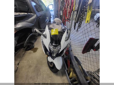 JS1EJ11B5P7101684 SUZUKI GSX1300 Photo 1
